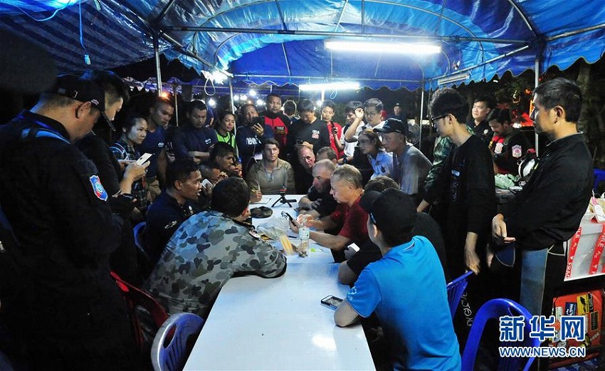 タイの洞窟で行方不明だった少年サッカーチーム13人全員の無事確認