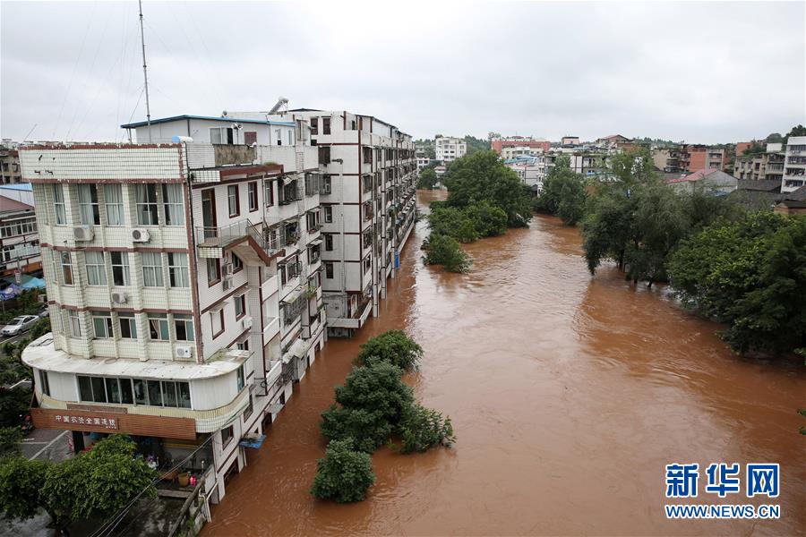 豪雨の影響で四川省の22県で11万人が被災