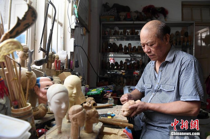 2千年の歴史を持つ「木彫り人形の頭」工芸　福建省