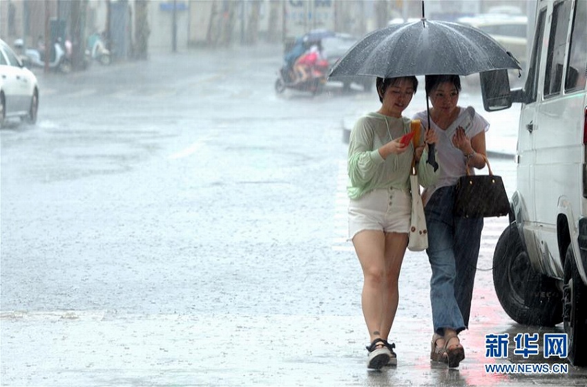 中国各地で暴風雨　中央気象台が暴風雨黄色警報発令