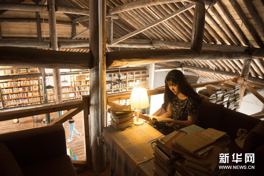 浙江省紹興市、静かに落ち着いて読書が楽しめるレトロな書店