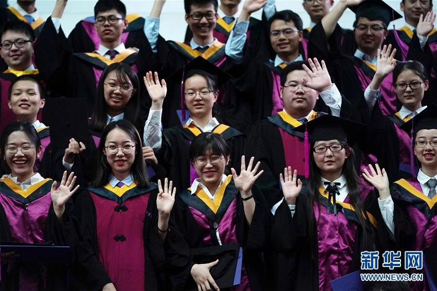 卒業式を迎えた北京市の清華大学 (5)--人民網日本語版--人民日報
