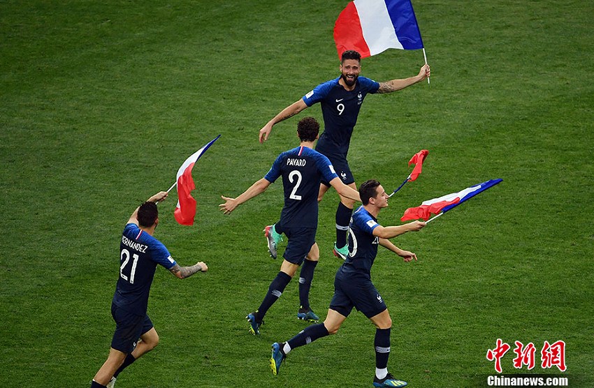W杯決勝、フランスがクロアチアを4対2で破り20年ぶりの優勝