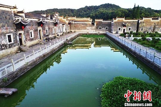 江西省九江市の千年古村 23棟の古い伝統建築物が立ち並ぶ