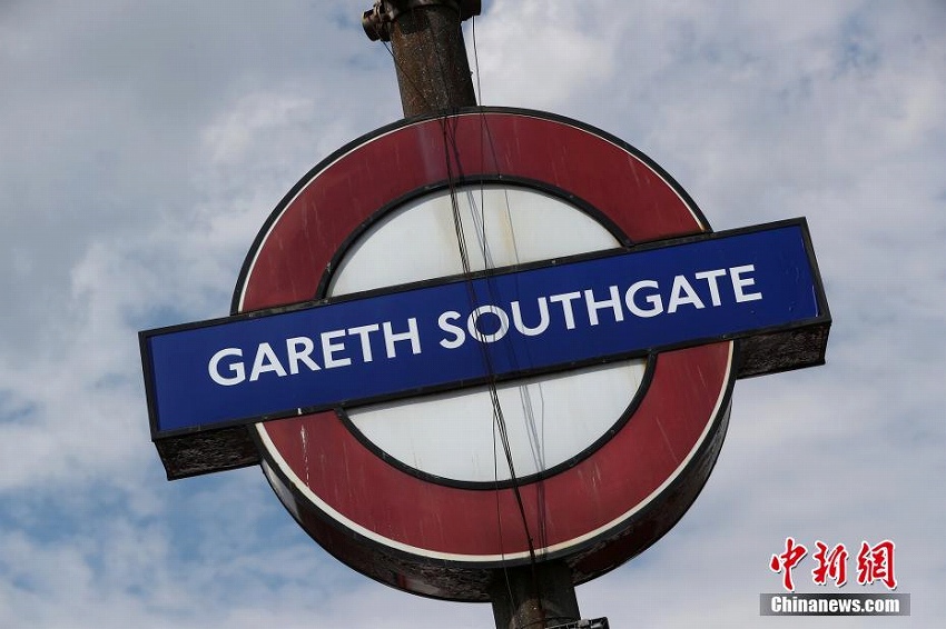 英国ロンドンのある地下鉄、監督の名にちなんだ駅名に改名