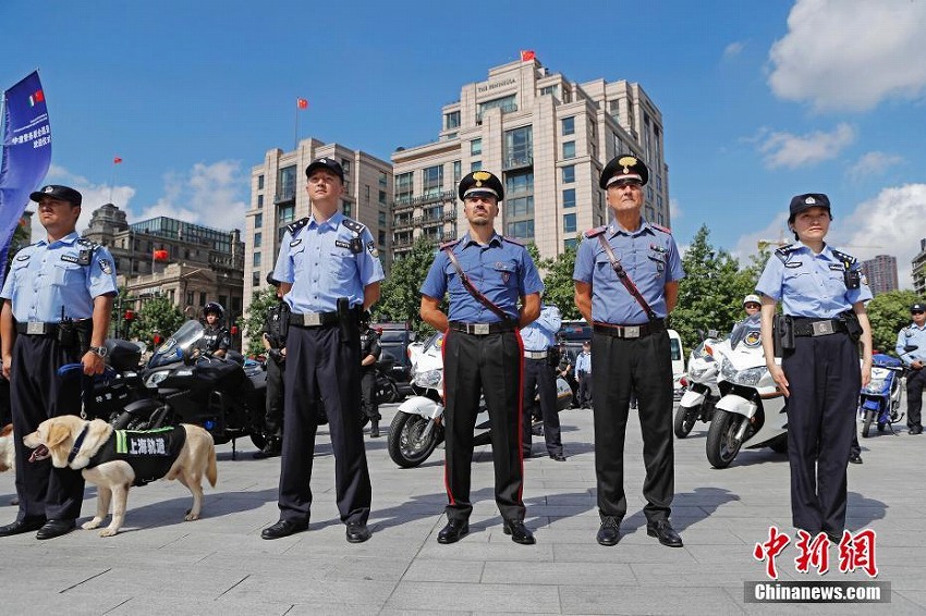 中国人民公安警察　パトロールベルト　公安警察　人民解放軍　警察