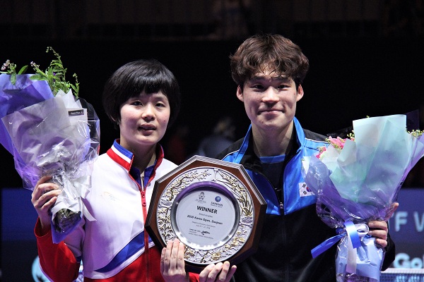卓球南北合同チーム、韓国オープン混合ダブルスで優勝