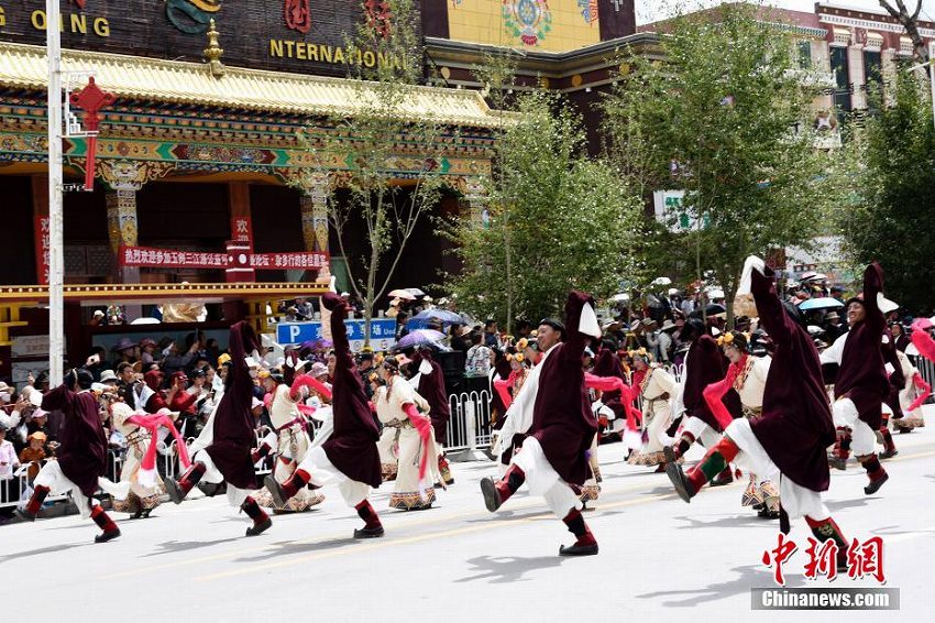 青海省玉樹チベット族自治州で少数民族文化のPRイベント開催