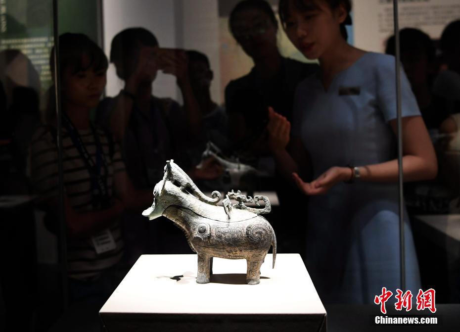国の一級文化財「何尊」が公開　秦蜀の道青銅文明展
