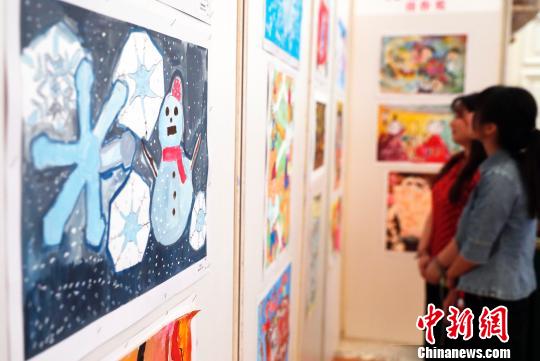 中日韓の子供たちによる絵画作品300点が上海市にて展示