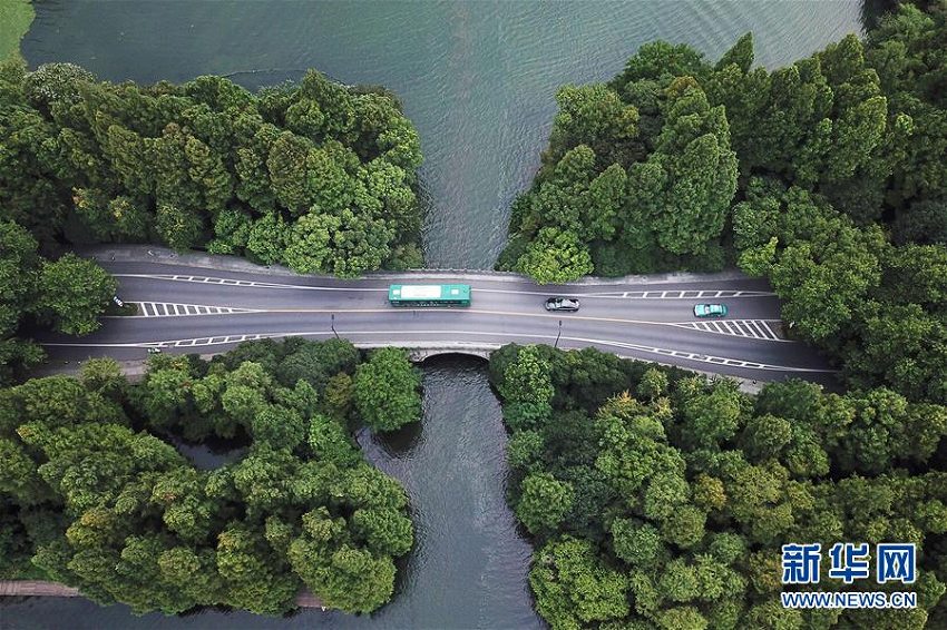 杭州市で2千台以上の公共バスが「ゼロ排出・ゼロ汚染」を実現　浙江省