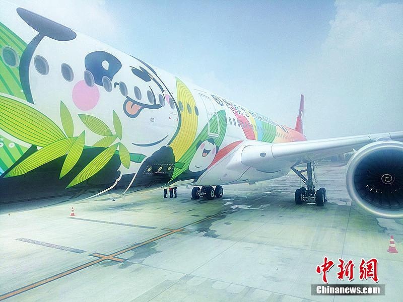 パンダ好きにはたまらない？四川航空にパンダ描いたエアバスA350初登場