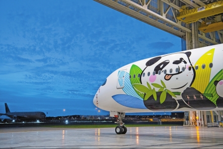 四川航空のパンダデザイン「A350」機が初飛行