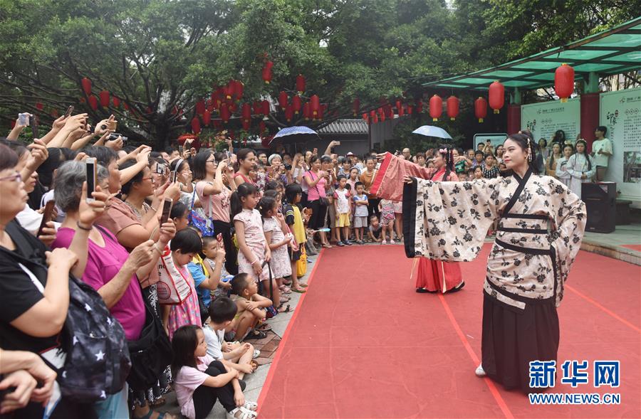 七夕節の8月17日 全国各地で祝賀イベント