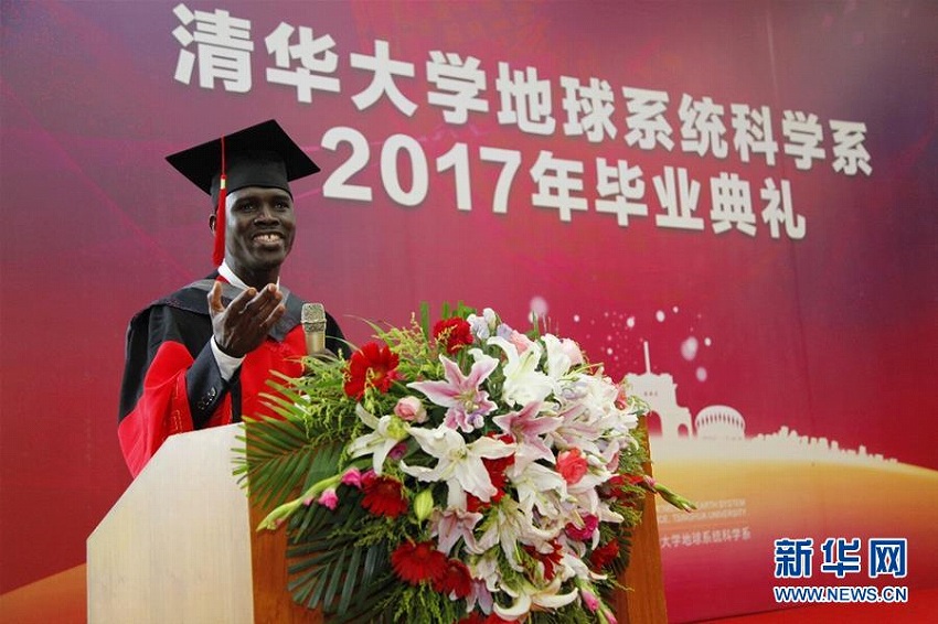 中国で学んだ知識を自国の建設に　清華大学初のガーナ人博士課程卒業生