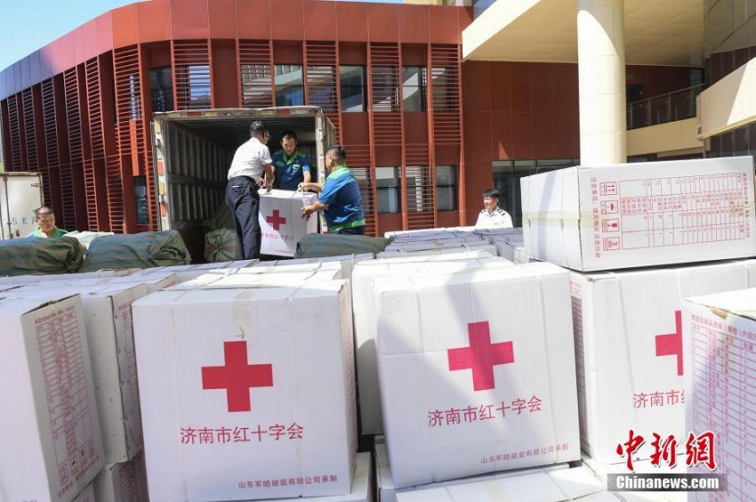台風による洪水被災地に山東省赤十字会が救援物資を緊急輸送