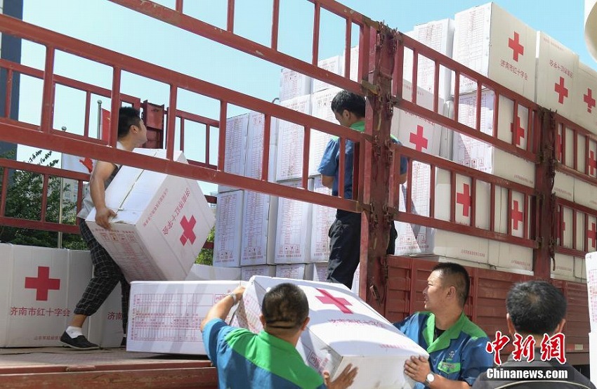 台風による洪水被災地に山東省赤十字会が救援物資を緊急輸送