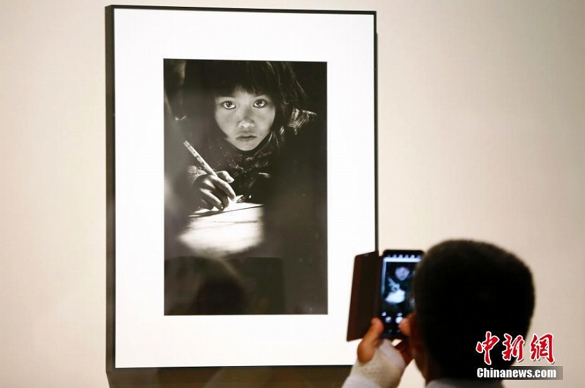 「写真で見る40年　全国撮影展」が中国国家博物館で開幕