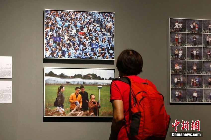 「写真で見る40年　全国撮影展」が中国国家博物館で開幕