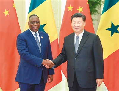 習近平国家主席は2日、中国アフリカ協力フォーラム北京サミットに出席するセネガルのサル大統領と会談した。