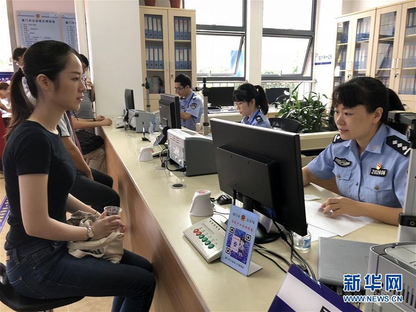 中国各地で香港・澳門・台湾地区住民の居住証発給手続きスタート
