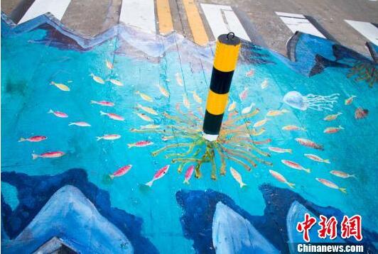 「海洋世界」がテーマの3D横断歩道、海南省海口市で初登場