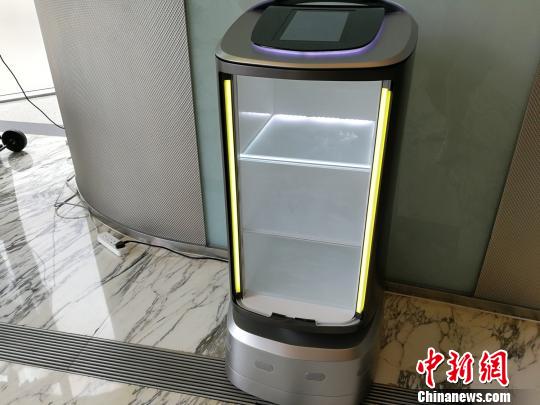 フードデリバリースタッフに代わるデリバリーロボットが上海で登場
