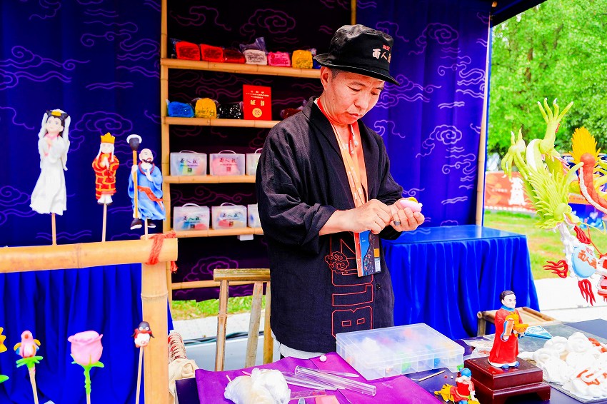 ユニークな商品並ぶタオバオメーカーフェスが杭州で開幕