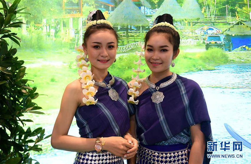 中国-ASEAN博覧会　民族衣装の饗宴