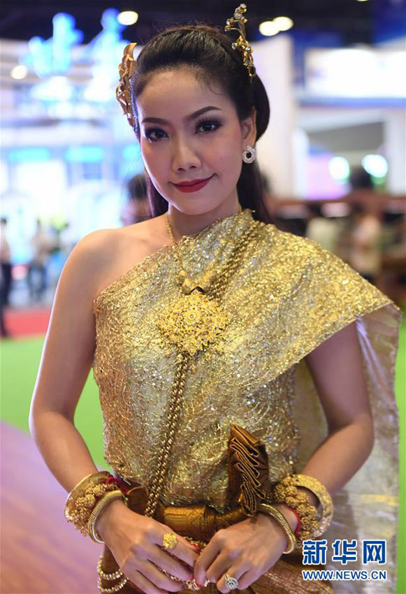 中国-ASEAN博覧会　民族衣装の饗宴