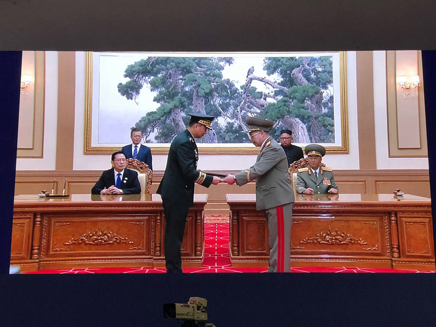 ＜速報＞朝韓が「平壌共同宣言」と軍事協議に署名