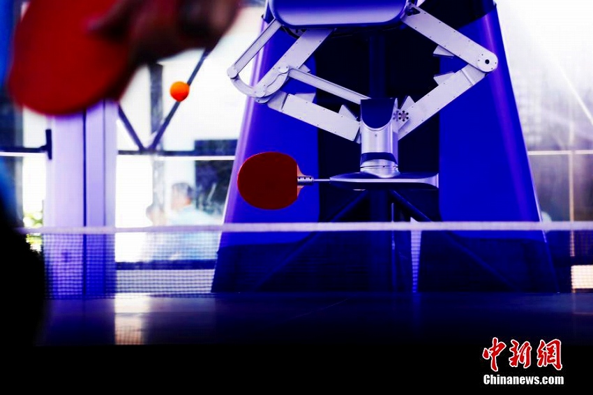新型卓球ロボットお目見え　上海市で開催の世界人工知能大会2018