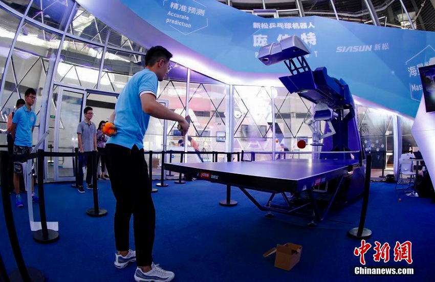 新型卓球ロボットお目見え　上海市で開催の世界人工知能大会2018