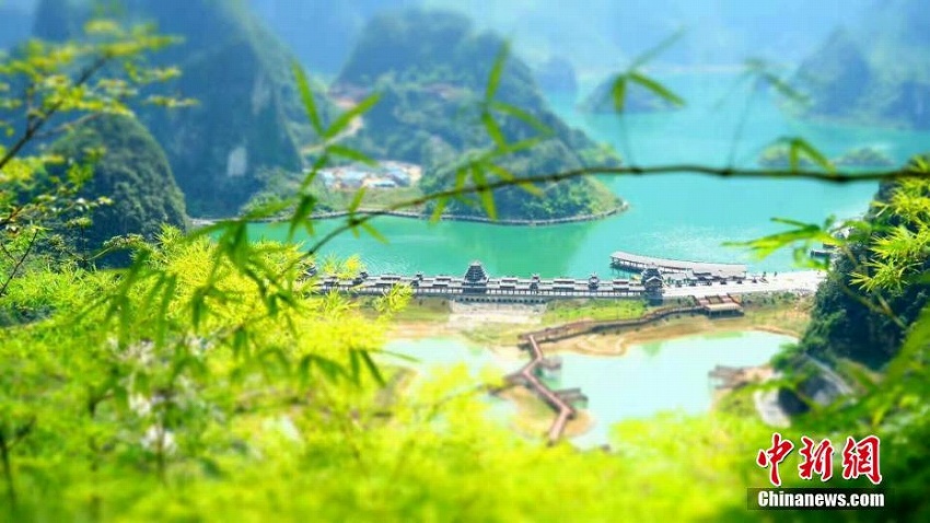 浮き世離れした絶景広がる広西チワン族自治区の浩坤湖