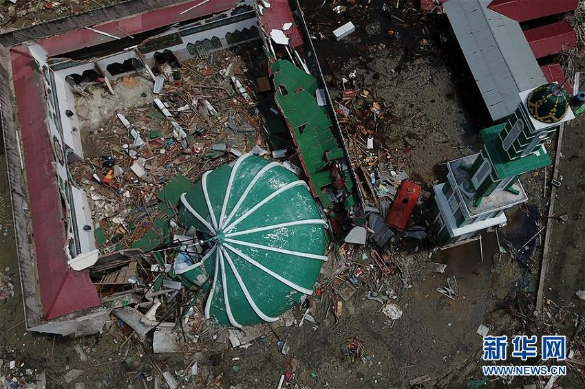インドネシア地震・津波、死者が1948人に