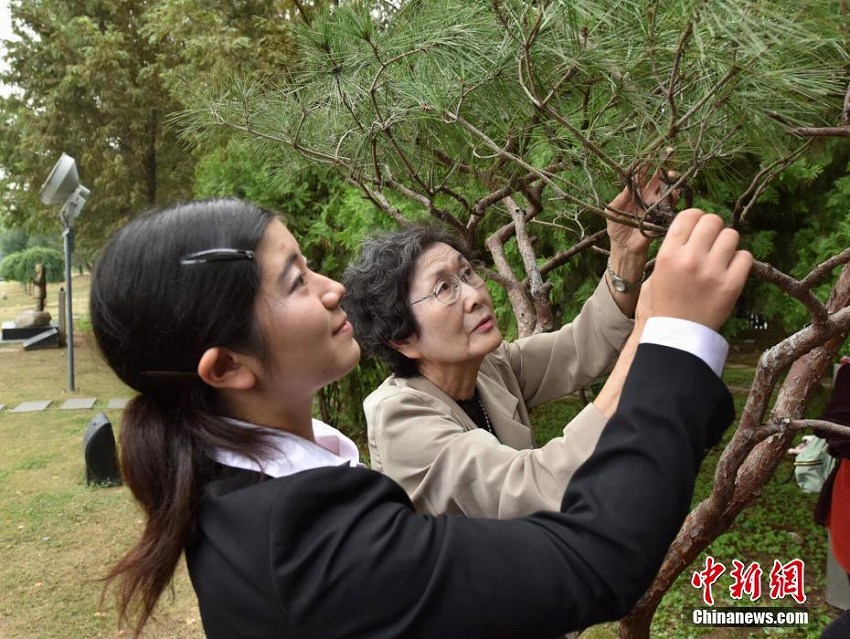 日本の植樹訪中団33回目の南京訪問　南京大虐殺の犠牲者を追悼