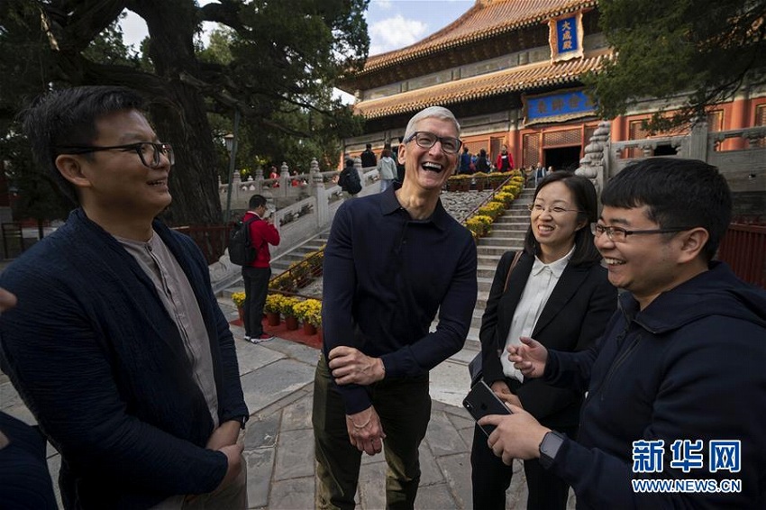 アップルのクックCEO「最先端技術を中国伝統文化PRに応用してほしい」