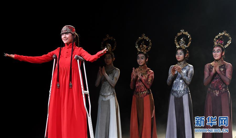 舞踊家・楊麗萍の新作「春の祭典」が雲南省昆明市で初上演