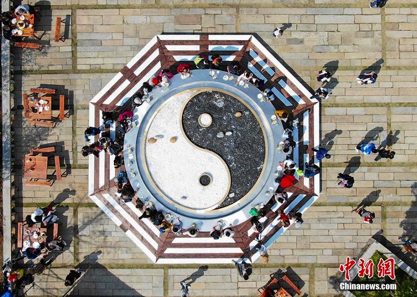 グルメフェスに直径10メートルの「太極」養生鍋　江蘇省