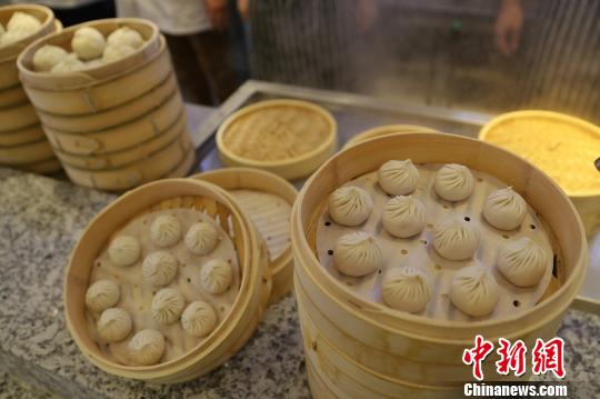 「上海特色小吃館」が 中国国際輸入博覧会会場にオープン