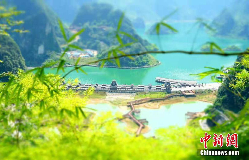 浮き世離れした絶景広がる広西チワン族自治区の浩坤湖