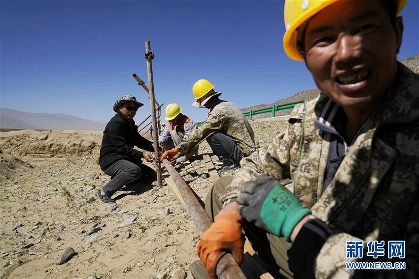 チベット自治区初の国立砂漠公園が建設中