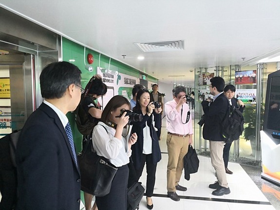 日本メディア代表団が訪中視察を終え帰国の途に