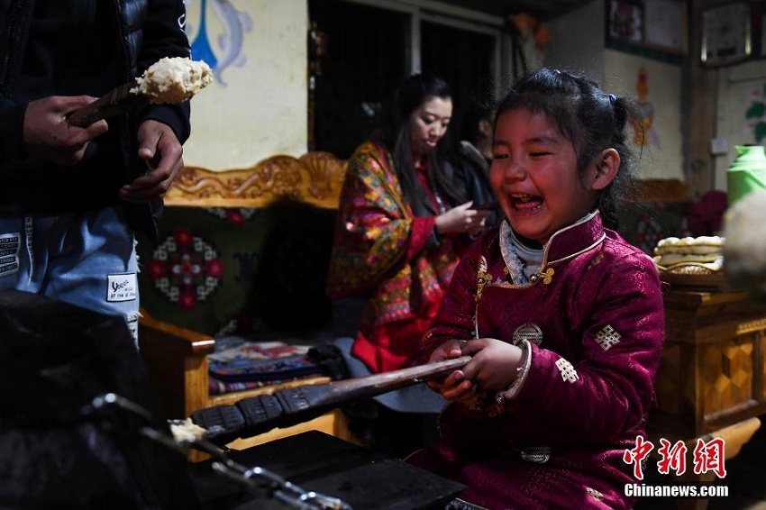中国で最も早い「新年」を迎えたチベット・ニンティ（撮影・何蓬磊）。