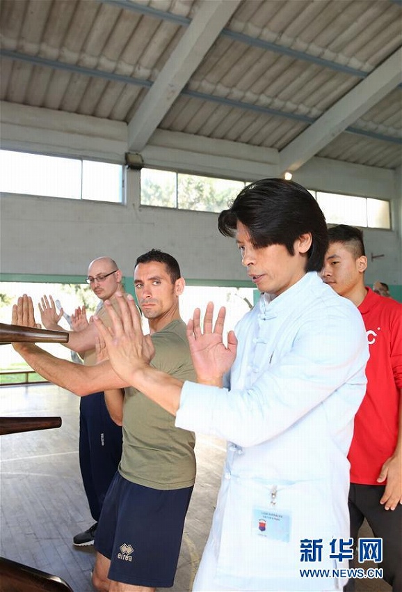 中国の詠春拳をマルタの武装部隊で披露