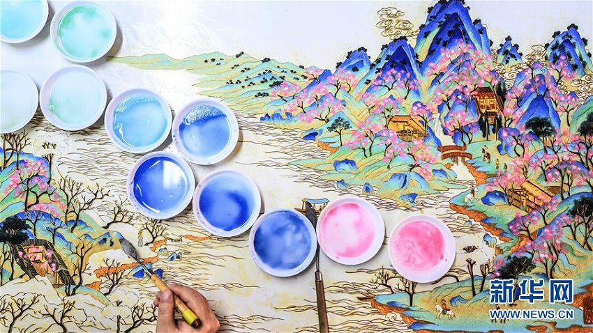 無形文化財の景泰藍で描く絵画