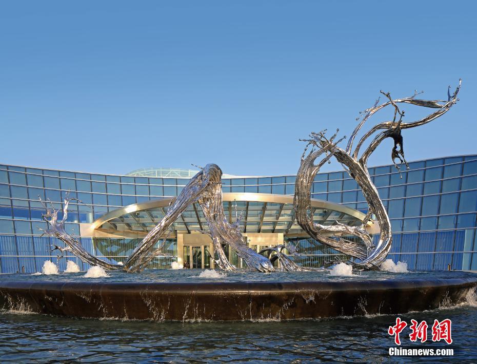上海の採石場跡地に建設されたホテル、スイートルームには水族館