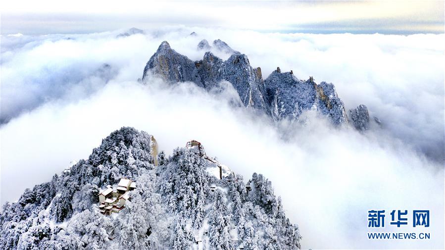 雪に覆われた華山、広がる幻想的な絶景 陝西省--人民網日本語版--人民日報