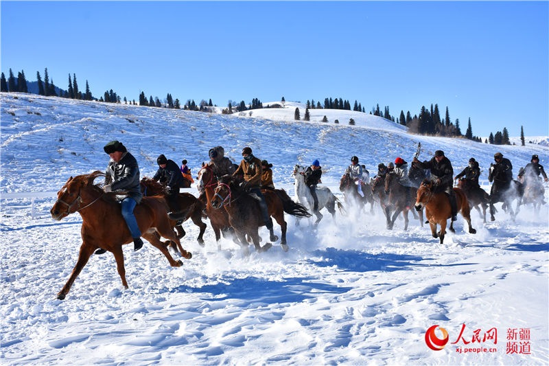 新疆の「空中草原」が初の冬季一般開放へ