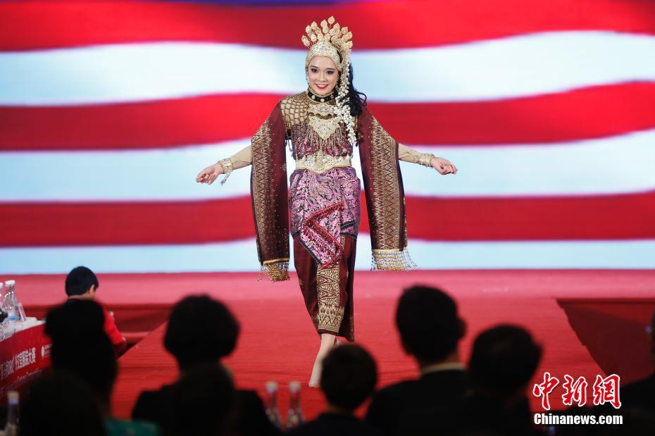 第8回外交官民族衣装コンテストが北京市で開催